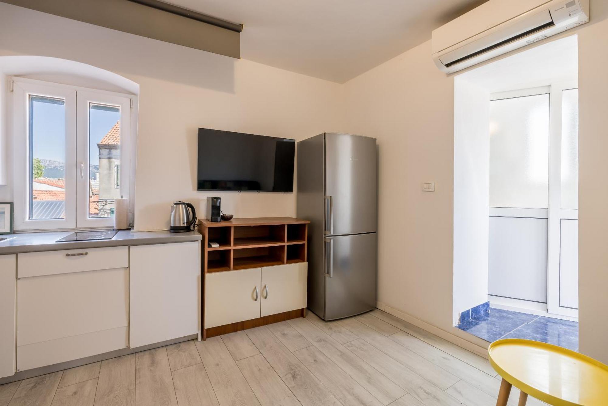 Split Central City Apartment Екстериор снимка