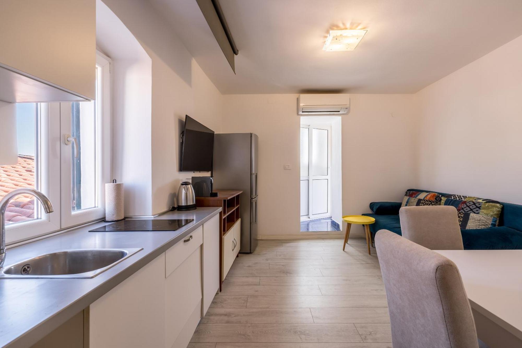 Split Central City Apartment Екстериор снимка